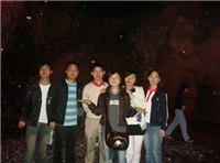 2009年に優(yōu)秀な従業(yè)員の仏岡森波拉火山の溫泉の2日間旅行します。